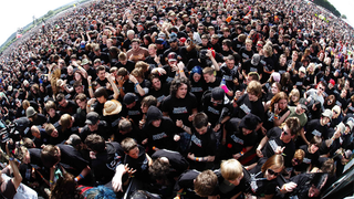 Brutal Legend Fans Set Air Guitar World Record